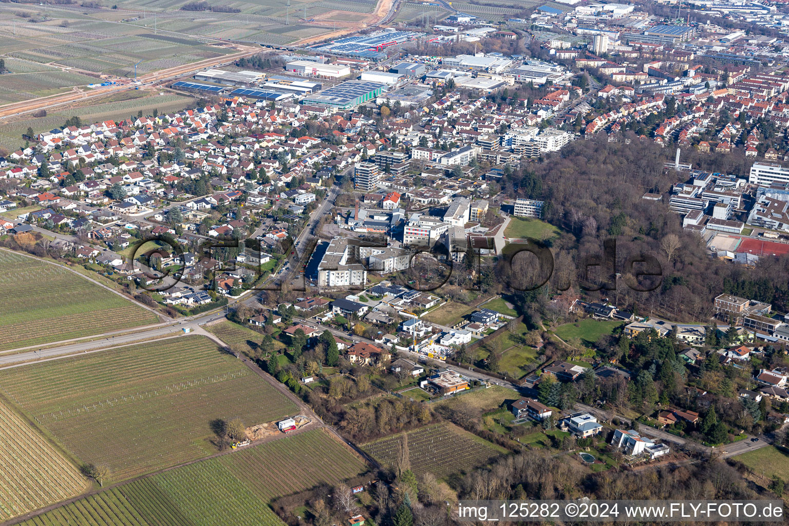 Vue aérienne de Résidence étudiante Godramsteiner Straße 50., Clinique Landau-Südliche Weinstraße à Landau in der Pfalz dans le département Rhénanie-Palatinat, Allemagne