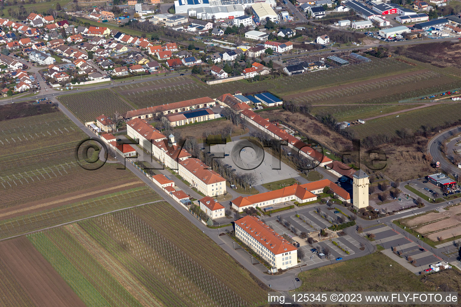 Vue d'oiseau de Le Quartier-Hornbach à Neustadt an der Weinstraße dans le département Rhénanie-Palatinat, Allemagne