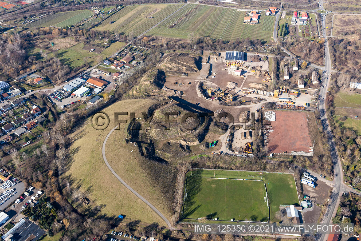 Vue aérienne de Déchetterie de Gerst à Neustadt an der Weinstraße dans le département Rhénanie-Palatinat, Allemagne