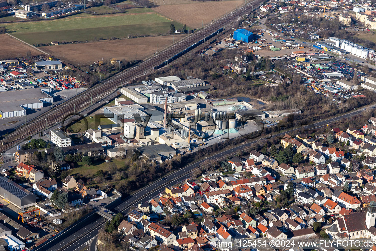 Vue aérienne de Site de l'usine Wöllner GmbH à le quartier Rheingönheim in Ludwigshafen am Rhein dans le département Rhénanie-Palatinat, Allemagne