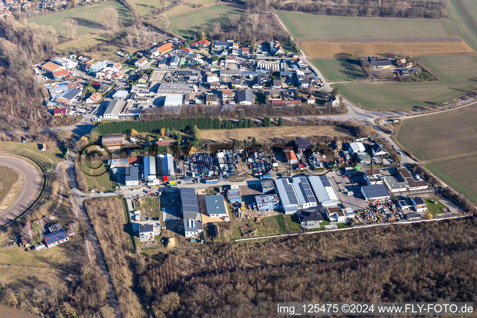 Vue aérienne de Zone commerciale Riedsiedlung à Altrip dans le département Rhénanie-Palatinat, Allemagne