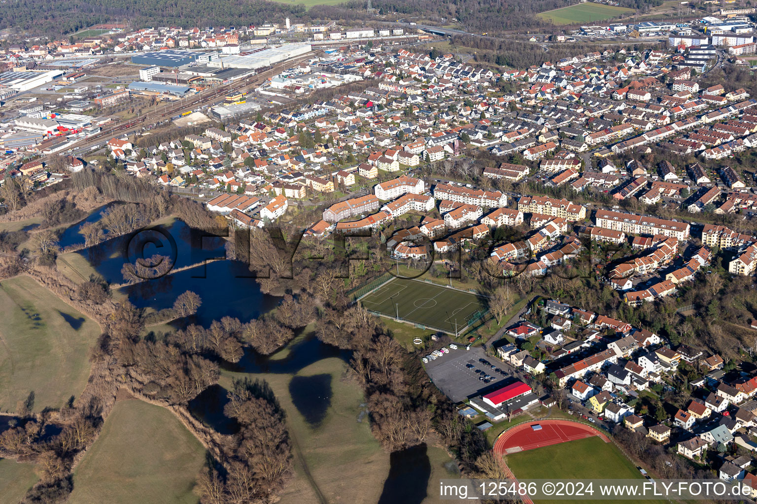 Quartier Rheinau in Mannheim dans le département Bade-Wurtemberg, Allemagne depuis l'avion