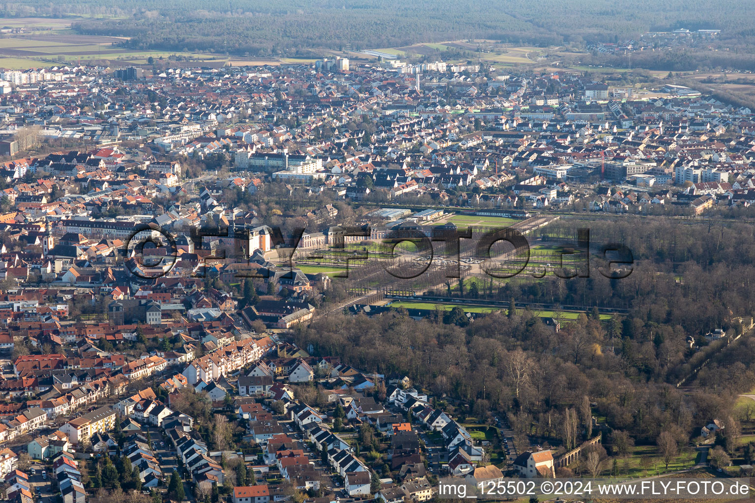 Vue aérienne de Parc du château à Schwetzingen dans le département Bade-Wurtemberg, Allemagne