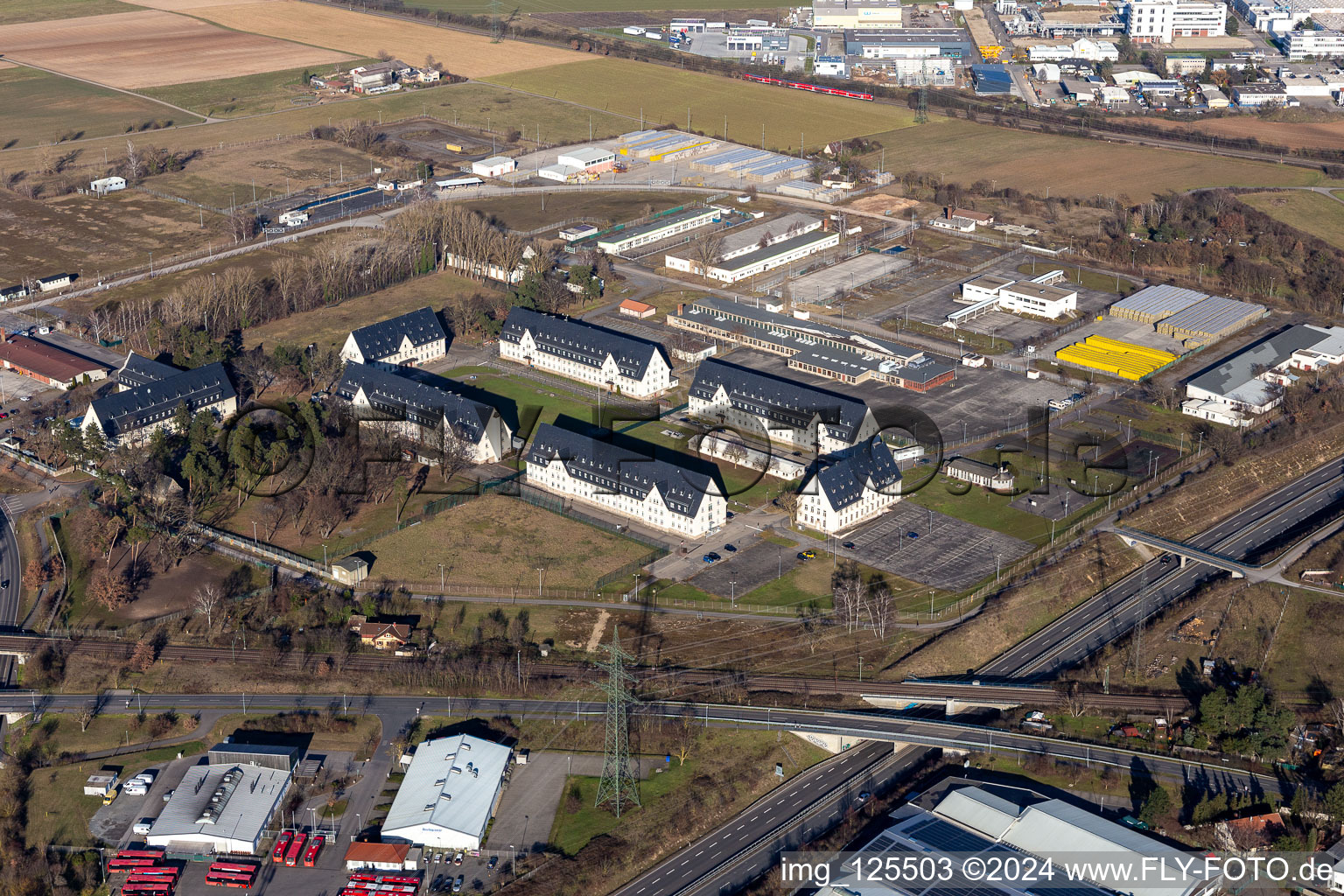 Vue aérienne de Ancienne caserne à Schwetzingen dans le département Bade-Wurtemberg, Allemagne