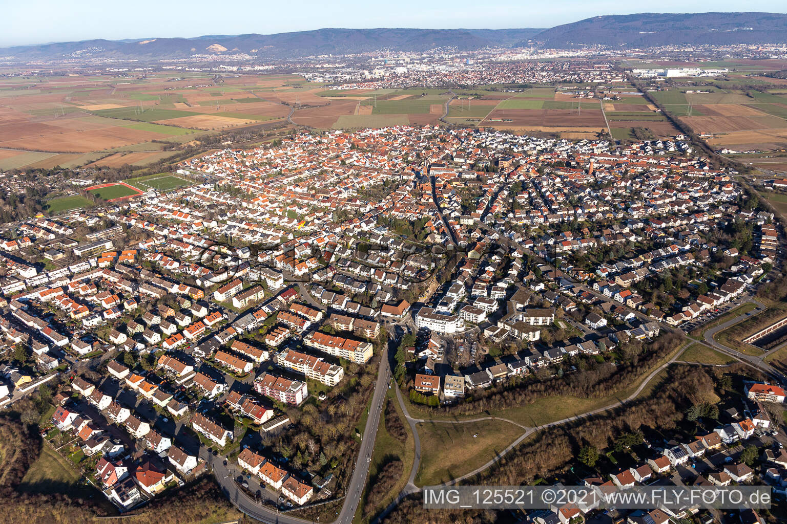 Plankstadt dans le département Bade-Wurtemberg, Allemagne d'un drone