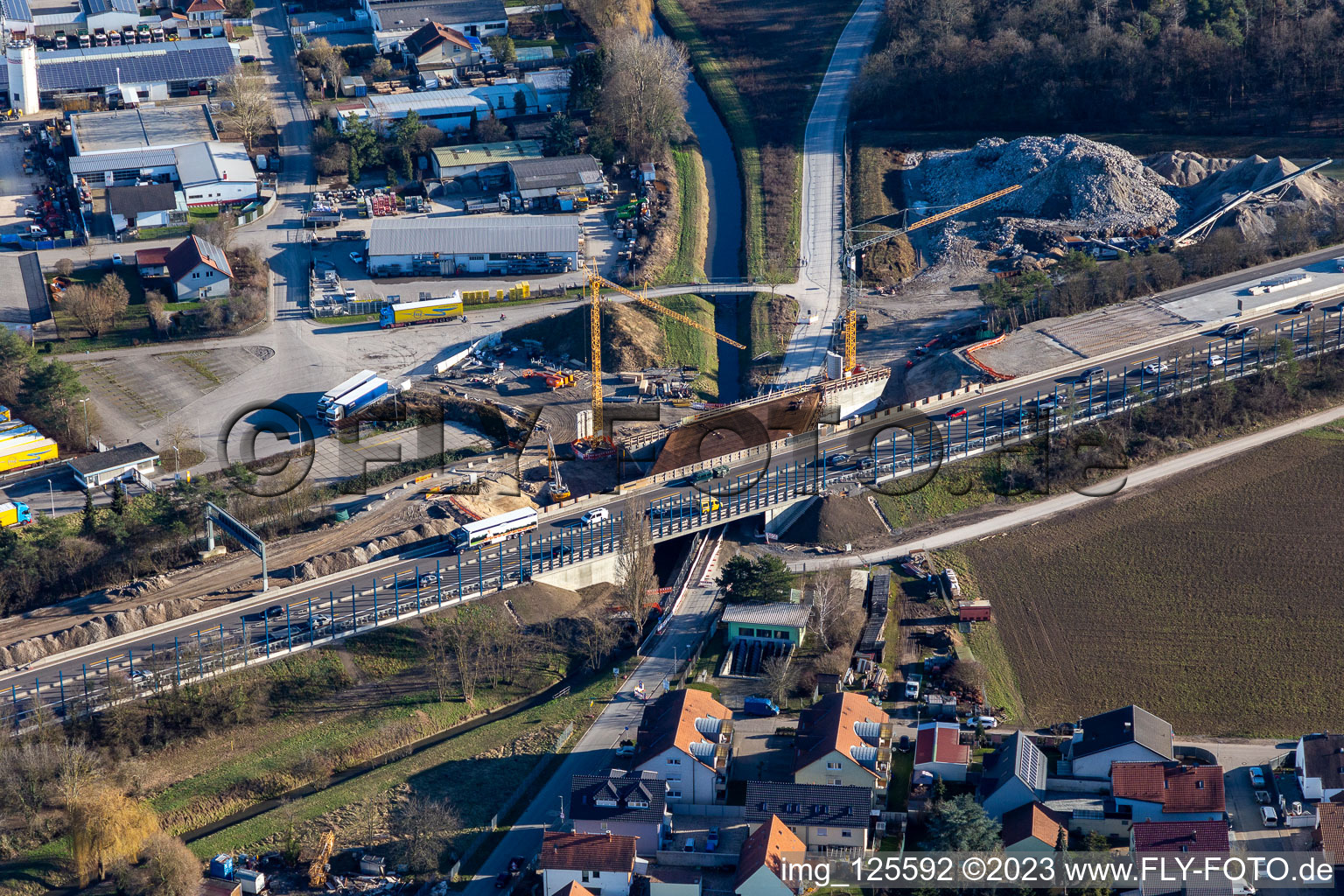 Vue aérienne de Chantier d'autoroute pour renouveler le pont A5 en Sankt Leon rouge à le quartier Sankt Leon in St. Leon-Rot dans le département Bade-Wurtemberg, Allemagne