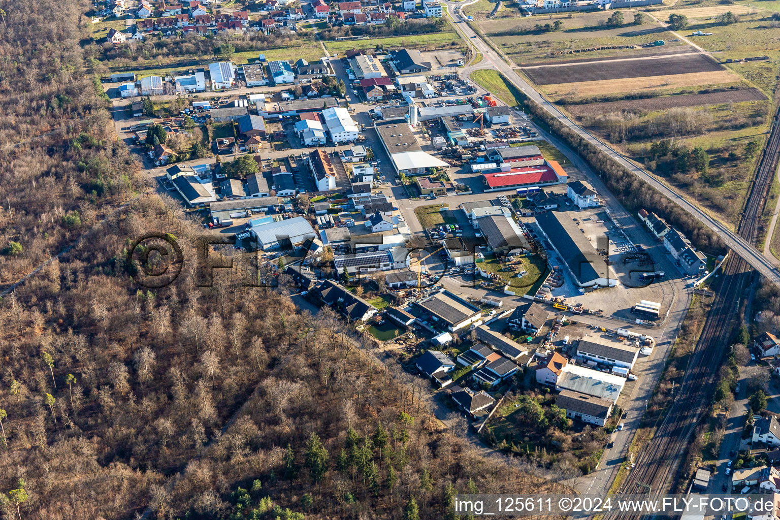 Vue aérienne de Zone industrielle à Waghäusel dans le département Bade-Wurtemberg, Allemagne