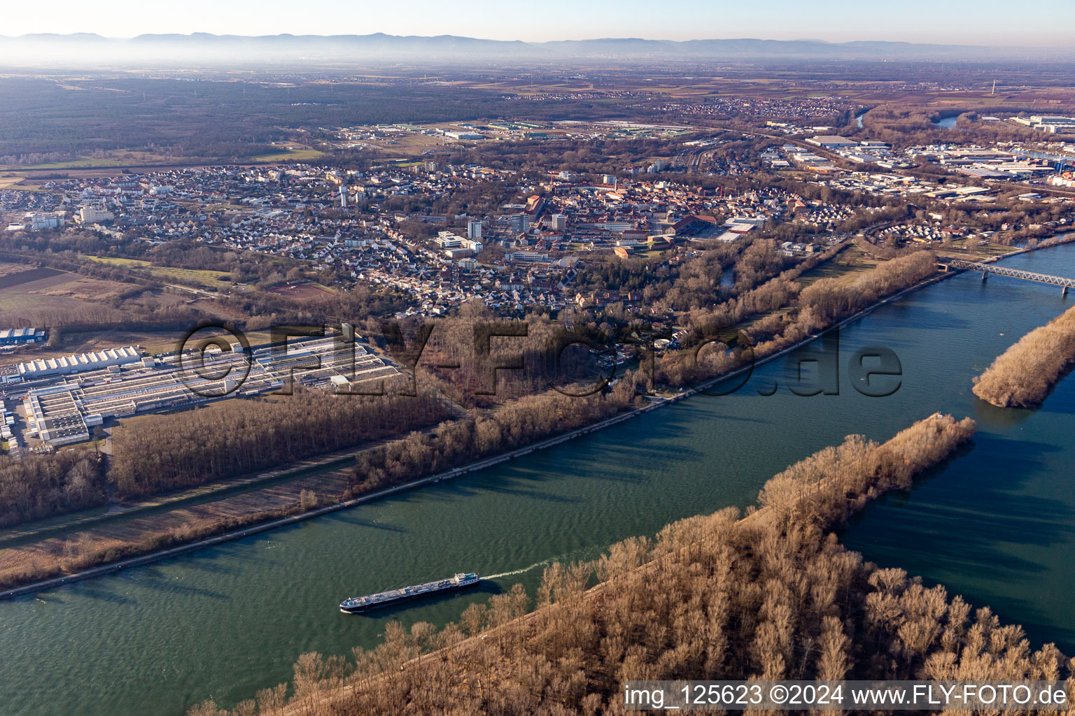 Vue aérienne de Germersheim dans le département Rhénanie-Palatinat, Allemagne