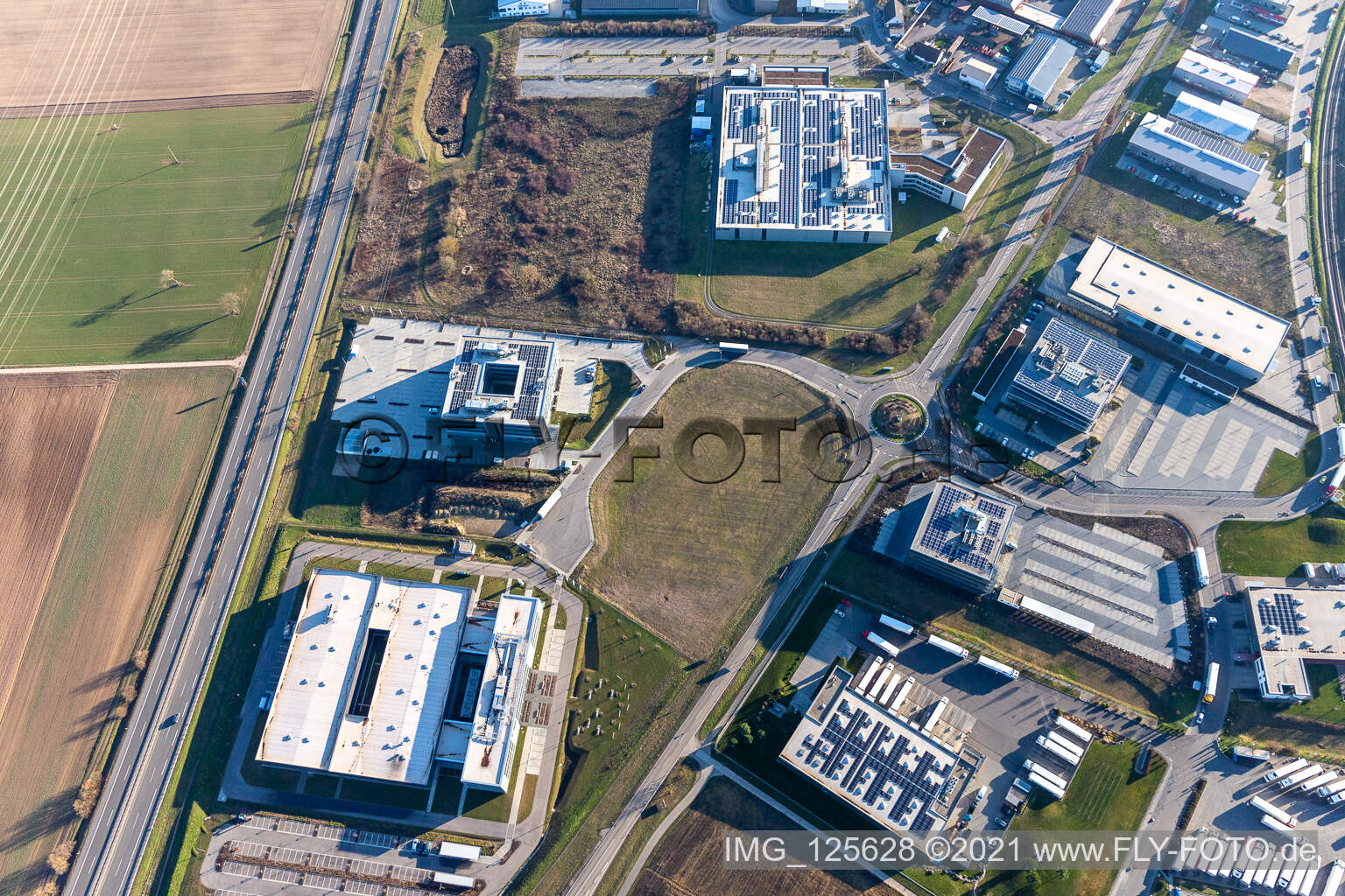 Vue oblique de Zone industrielle du Nord à Rülzheim dans le département Rhénanie-Palatinat, Allemagne