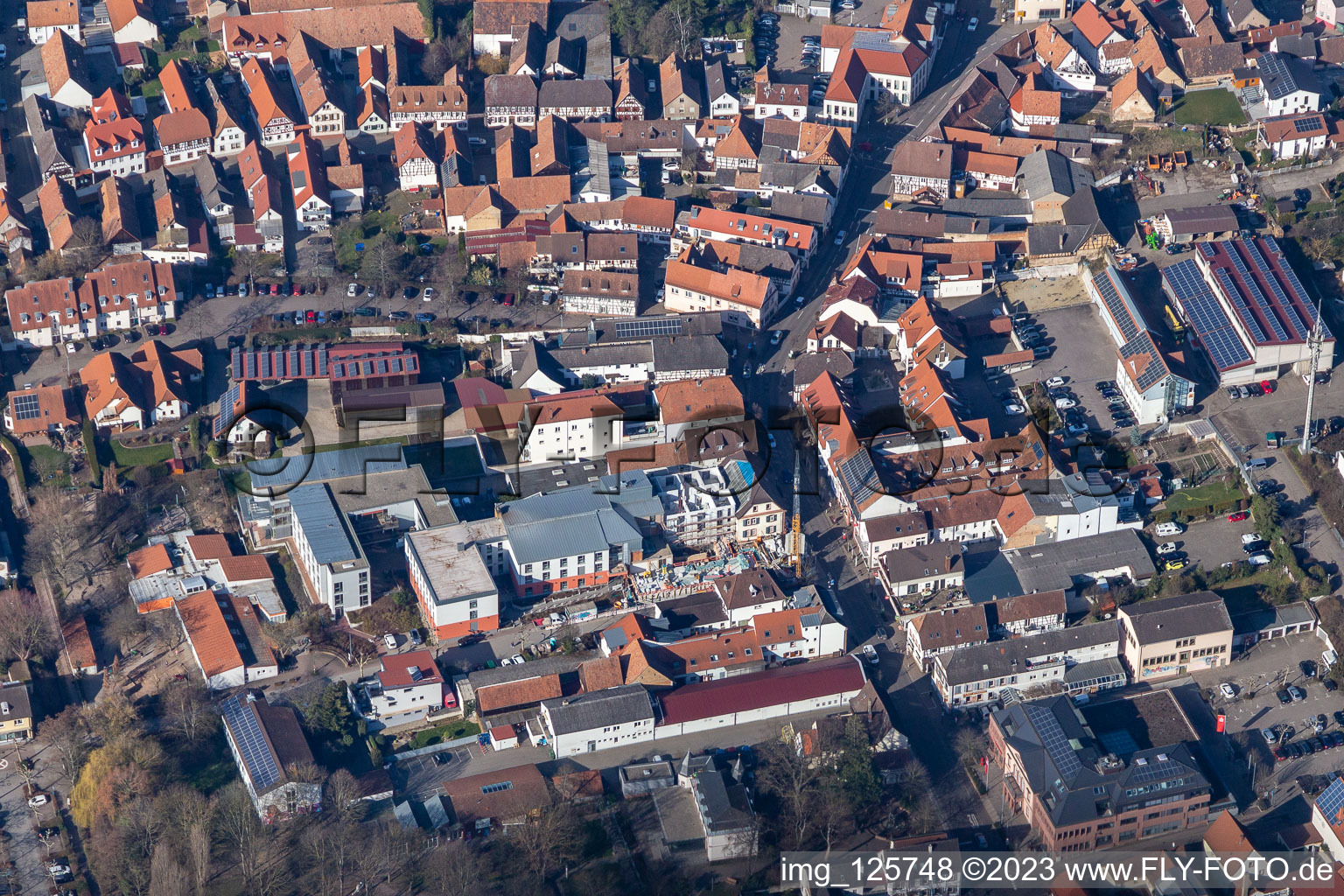 Vue aérienne de Chantier de la maison de retraite St. Josef, Richard-Fink-Straße à le quartier Herxheim in Herxheim bei Landau dans le département Rhénanie-Palatinat, Allemagne