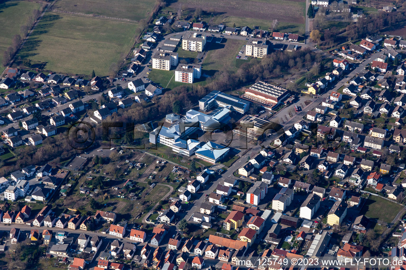 Vue aérienne de Centre scolaire PAMINA à le quartier Herxheim in Herxheim bei Landau dans le département Rhénanie-Palatinat, Allemagne