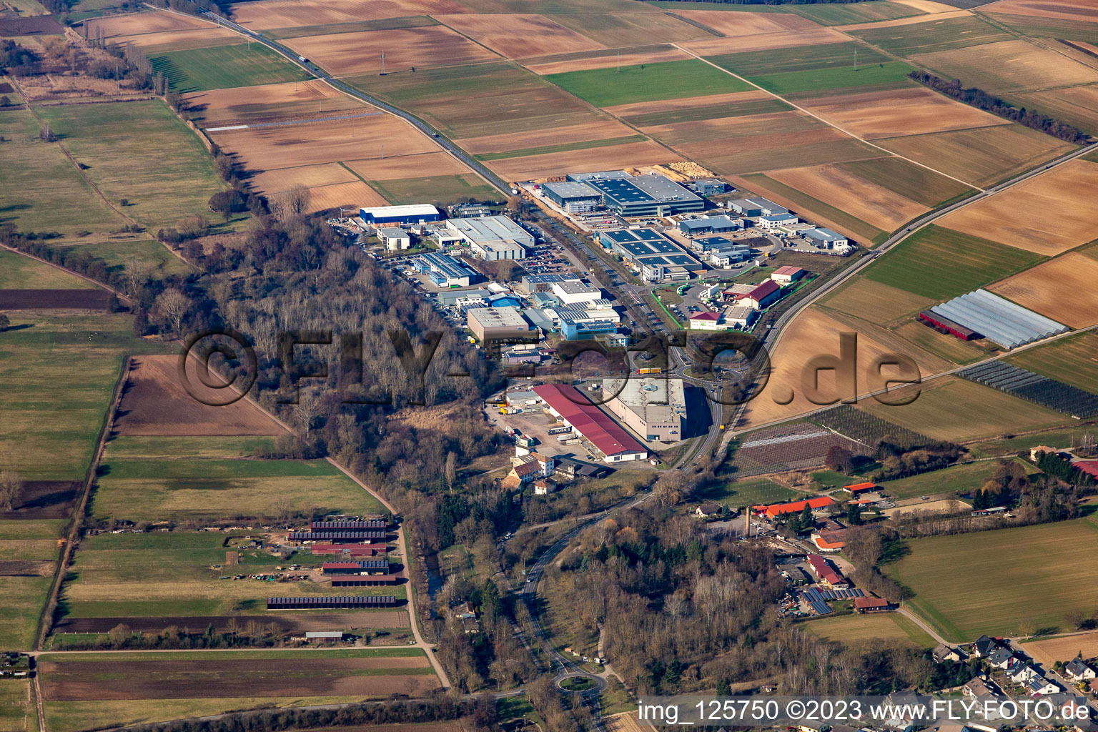 Vue d'oiseau de Quartier Herxheim in Herxheim bei Landau dans le département Rhénanie-Palatinat, Allemagne