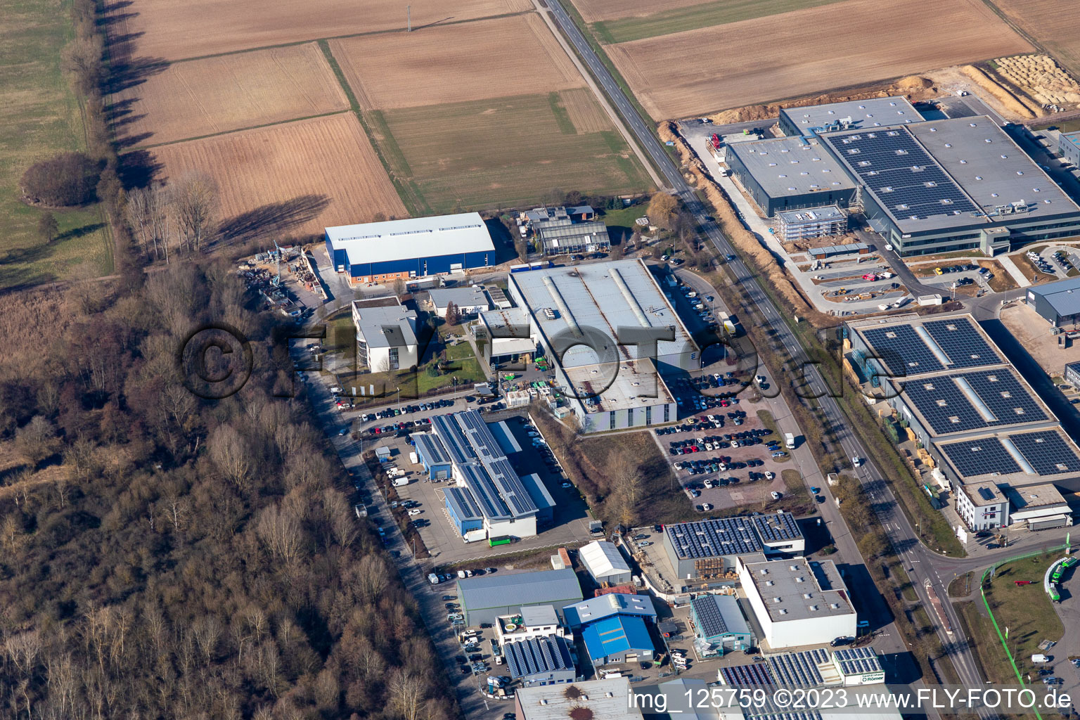 Vue aérienne de Eberspächer Catem GmbH. Disciple de Klimm à le quartier Herxheim in Herxheim bei Landau dans le département Rhénanie-Palatinat, Allemagne