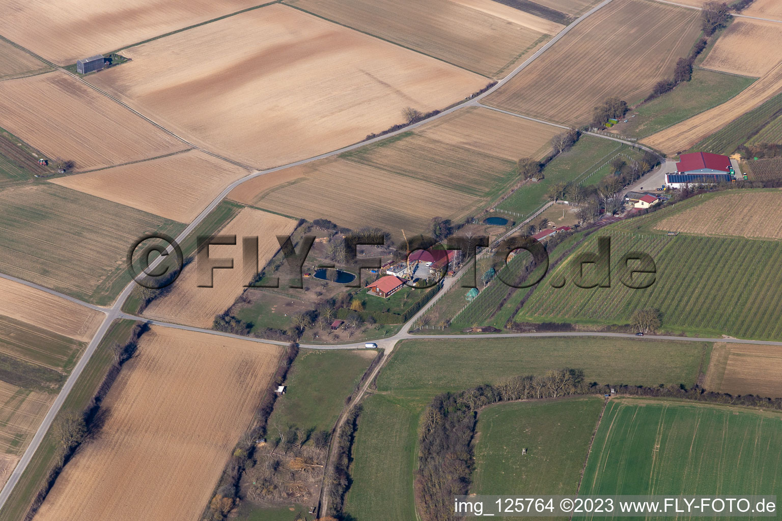 Vue aérienne de Ranch Herxheim à le quartier Herxheim in Herxheim bei Landau dans le département Rhénanie-Palatinat, Allemagne