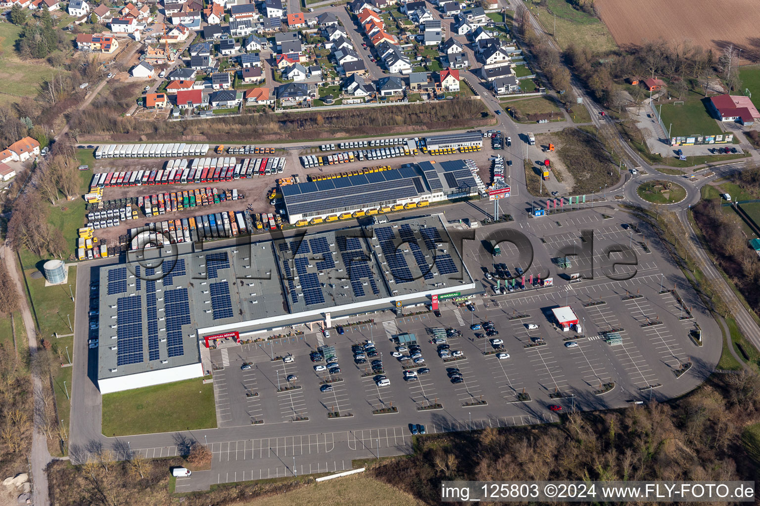 Vue aérienne de Wasgau Frischmarkt, Engel & Engel GmbH à Rohrbach dans le département Rhénanie-Palatinat, Allemagne