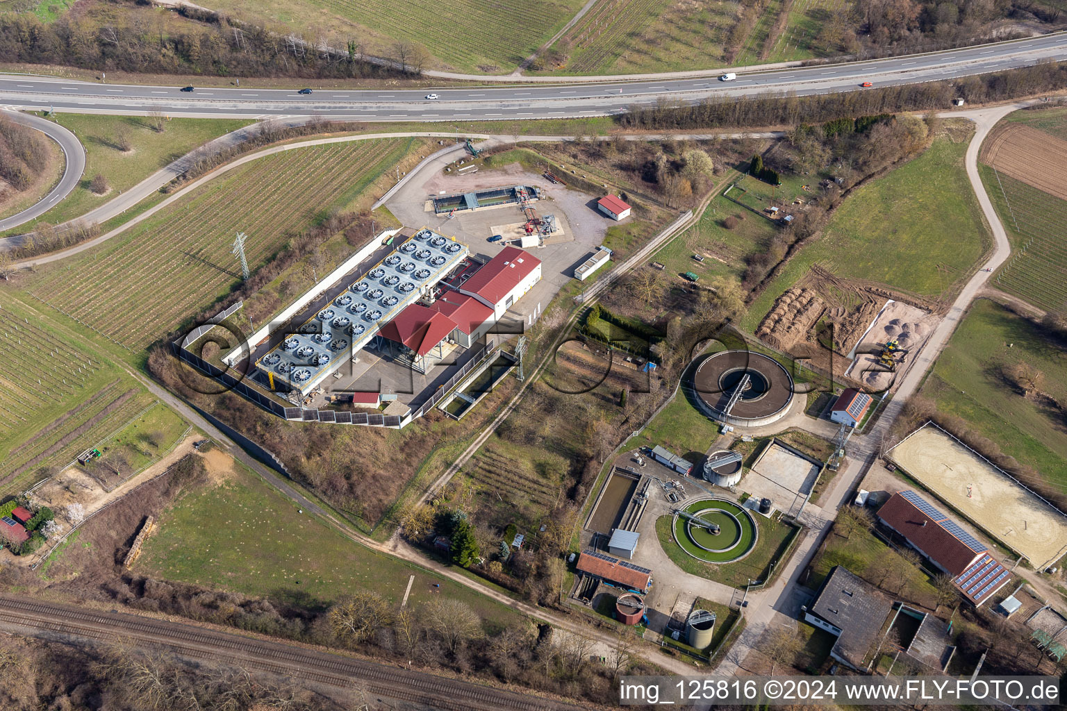 Photographie aérienne de Systèmes de refroidissement de la centrale géothermique à Insheim dans le département Rhénanie-Palatinat, Allemagne