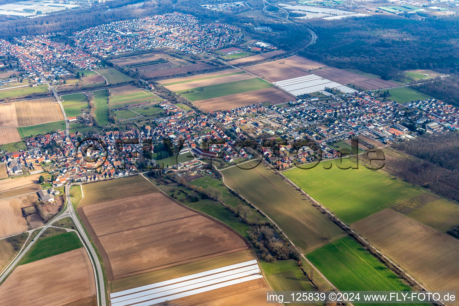 Westheim dans le département Rhénanie-Palatinat, Allemagne depuis l'avion