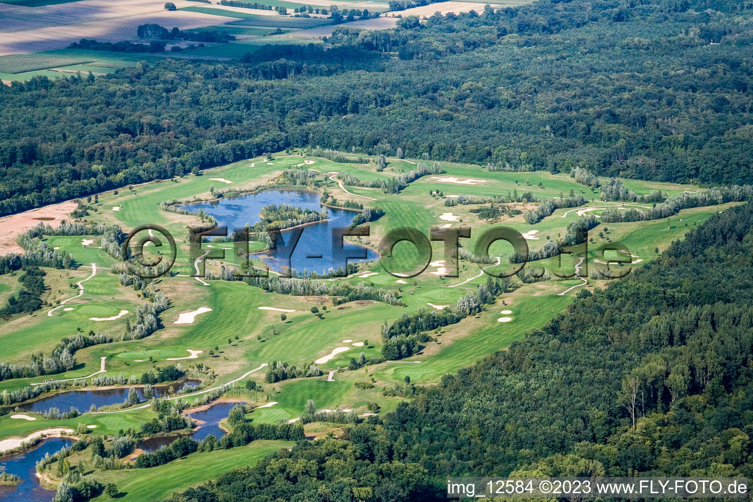 Vue aérienne de Club de golf Landgut Dreihof SÜW à Essingen dans le département Rhénanie-Palatinat, Allemagne