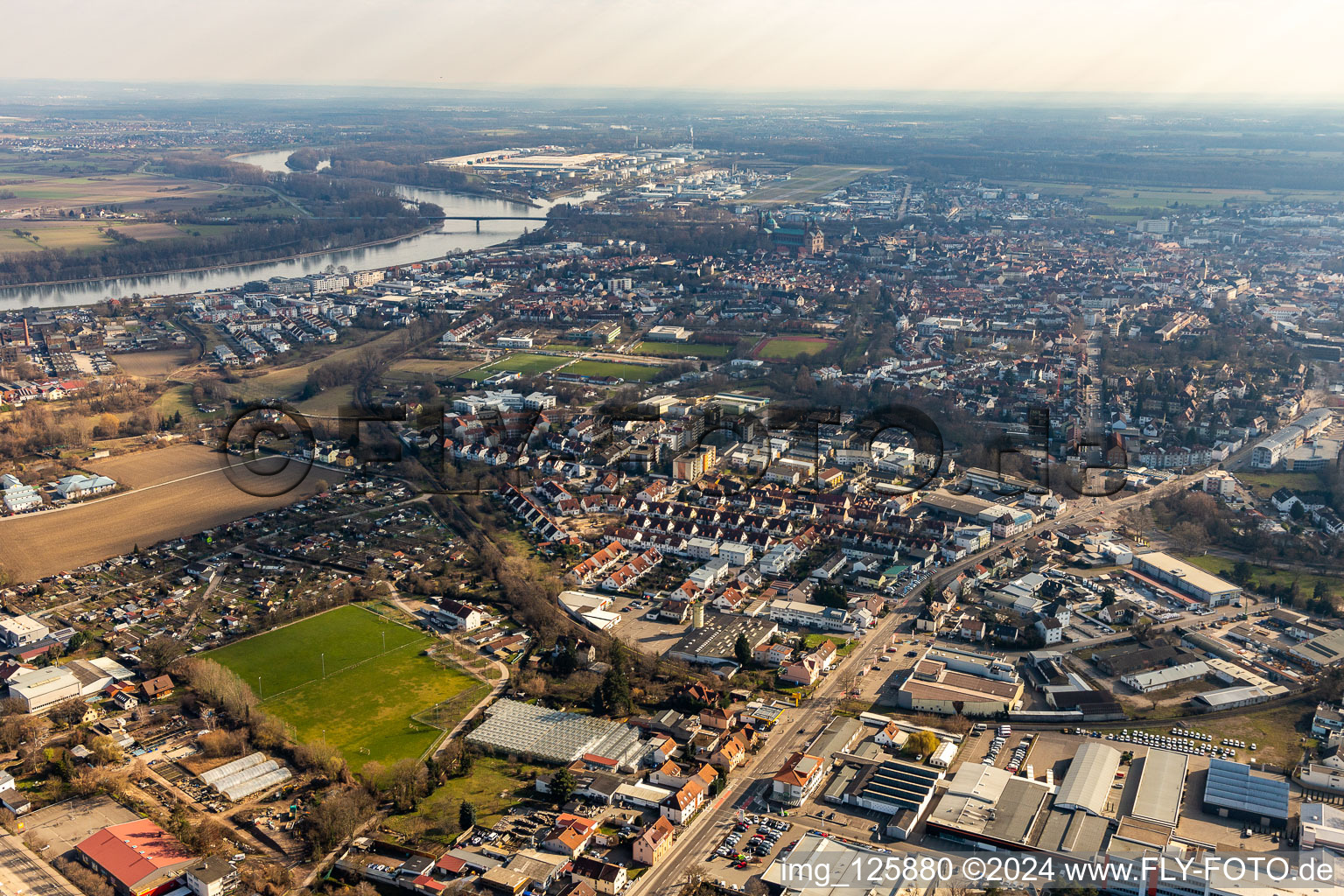 Vue d'oiseau de Speyer dans le département Rhénanie-Palatinat, Allemagne