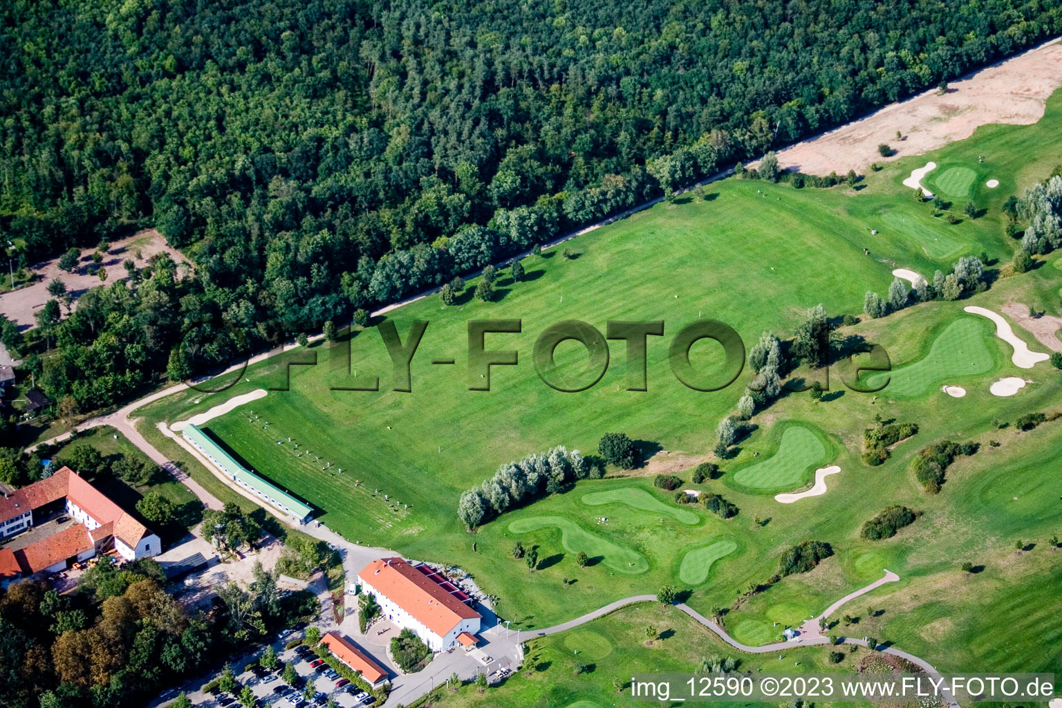 Club de golf Landgut Dreihof SÜW à Essingen dans le département Rhénanie-Palatinat, Allemagne depuis l'avion