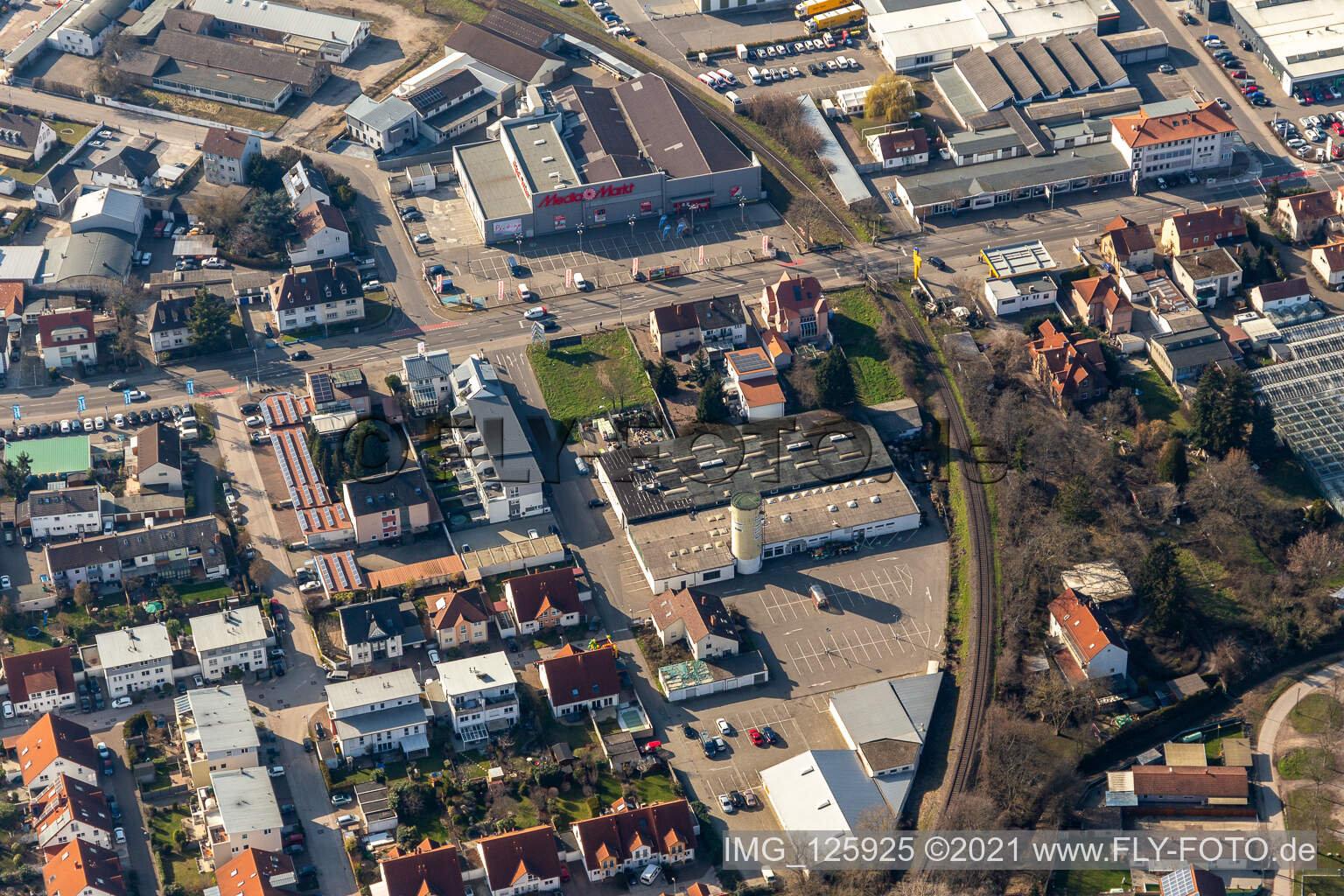 Ancien site Promarkt sur Rabensteinerweg à Speyer dans le département Rhénanie-Palatinat, Allemagne vu d'un drone