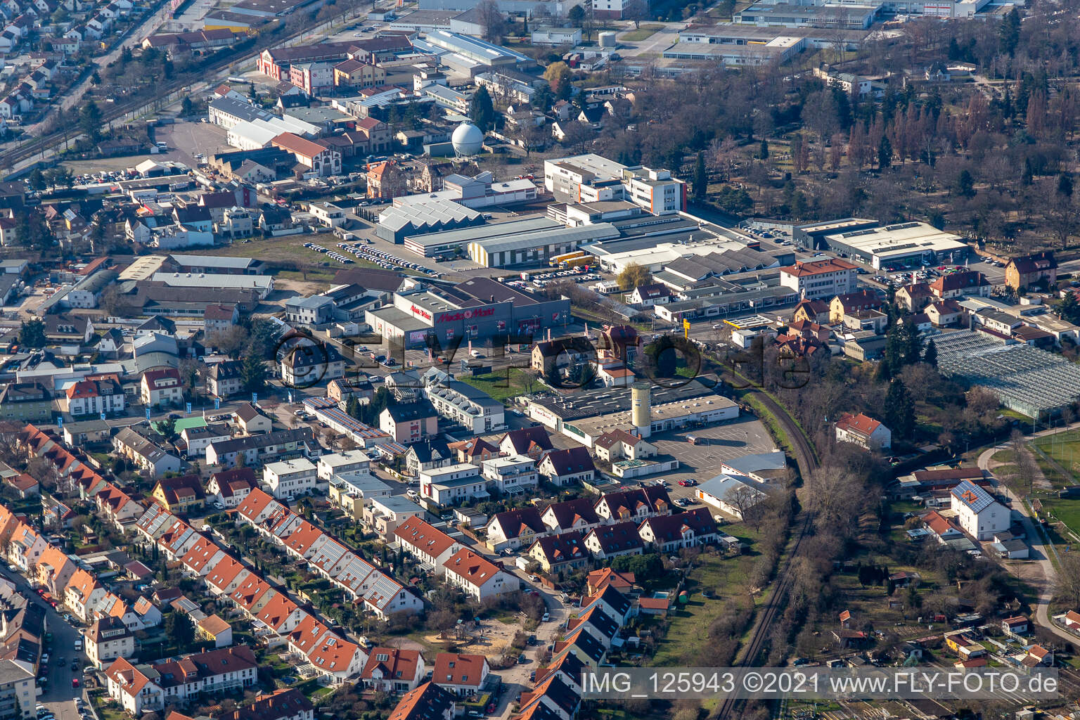 Vue aérienne de Ancien site Promarkt sur Rabensteinerweg à Speyer dans le département Rhénanie-Palatinat, Allemagne
