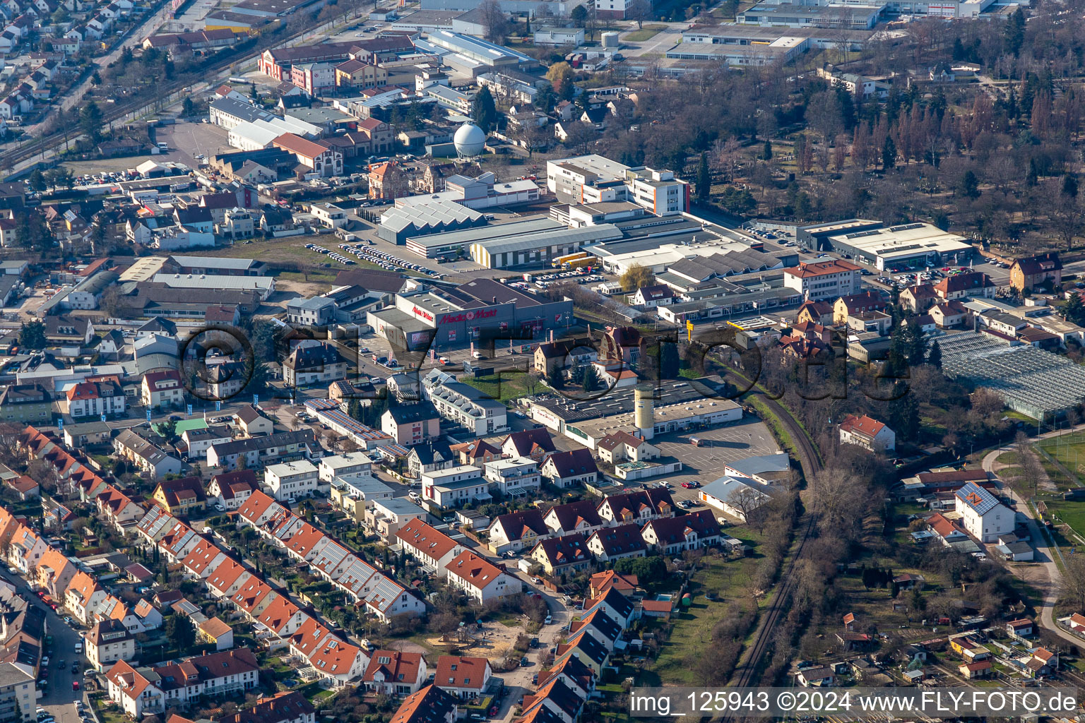 Vue aérienne de Ancien site Promarkt sur Rabensteinerweg à Speyer dans le département Rhénanie-Palatinat, Allemagne