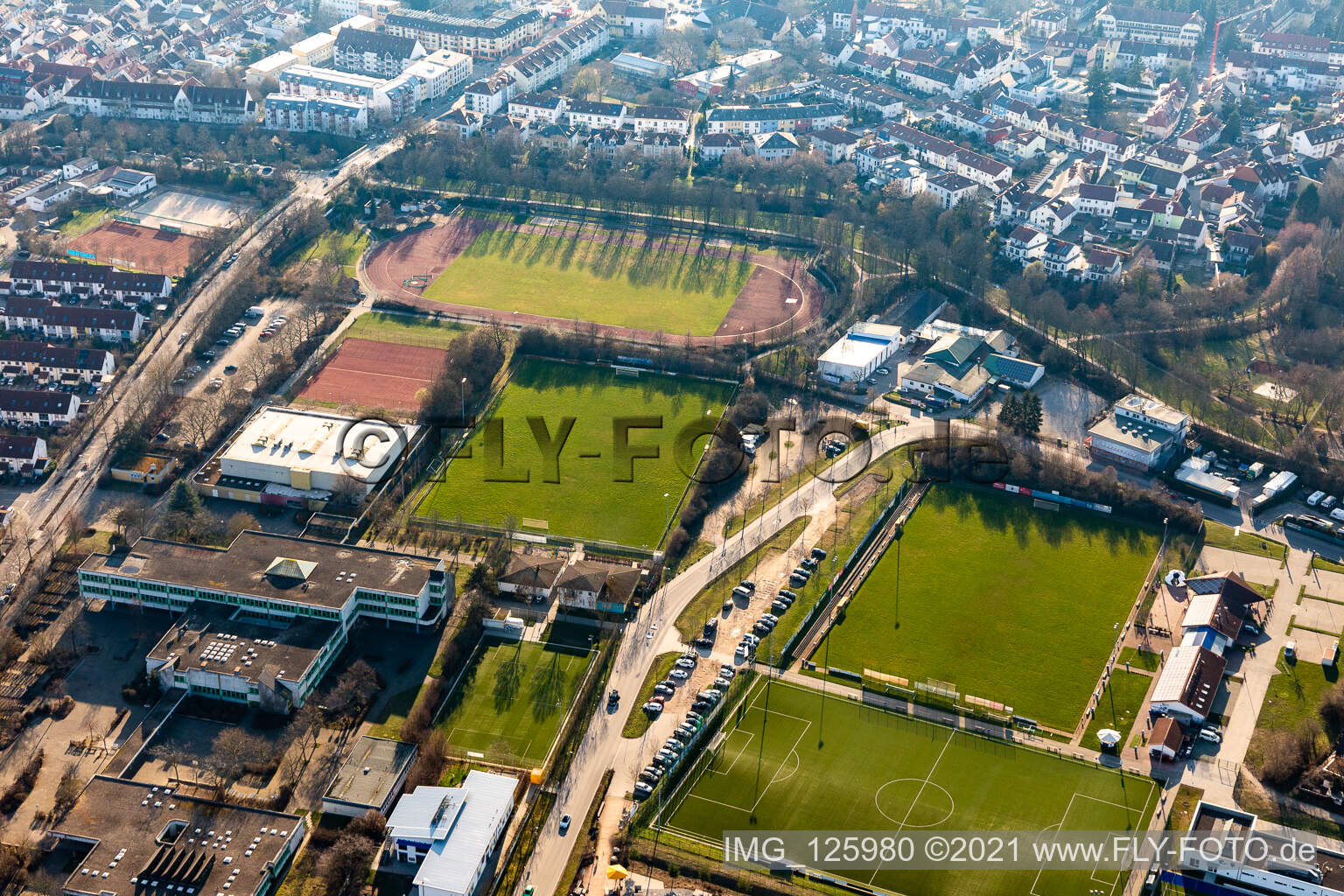 Vue aérienne de Terrains de sport du stade Helmut Bantz à Speyer dans le département Rhénanie-Palatinat, Allemagne