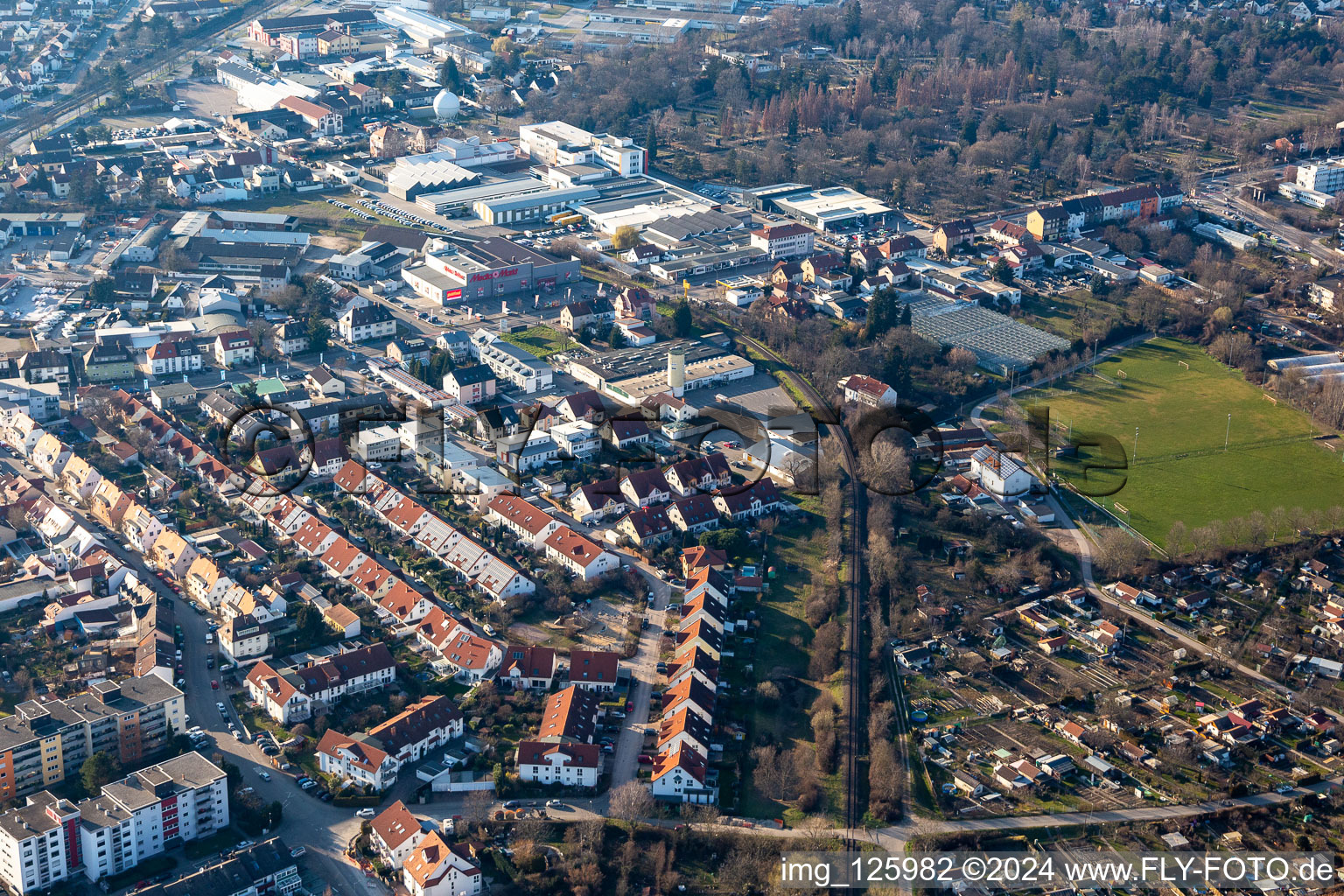 Vue oblique de Ancien site Promarkt sur Rabensteinerweg à Speyer dans le département Rhénanie-Palatinat, Allemagne