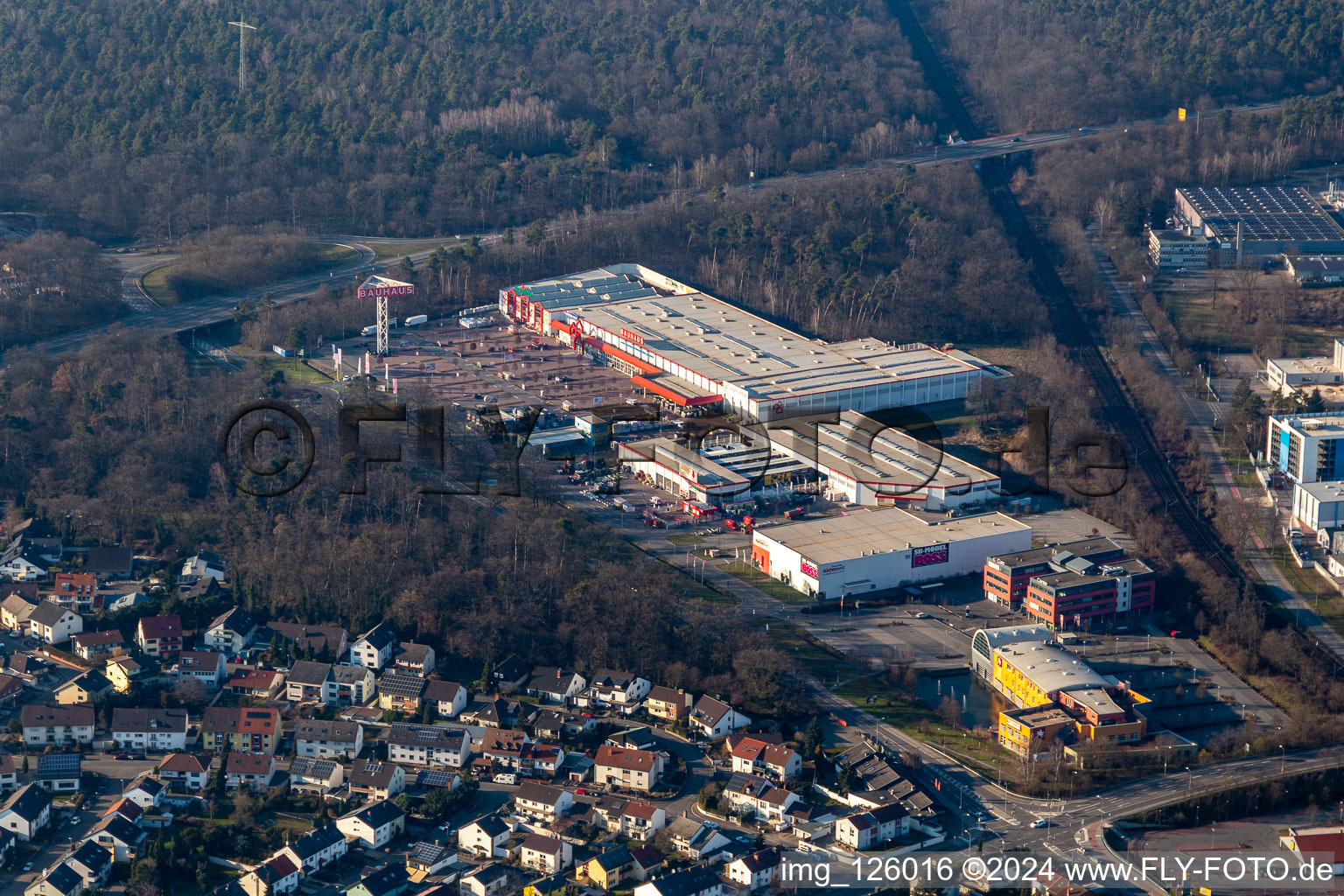 Vue aérienne de Magasin de bricolage BAUHAUS Speyer à le quartier Burgfeld in Speyer dans le département Rhénanie-Palatinat, Allemagne