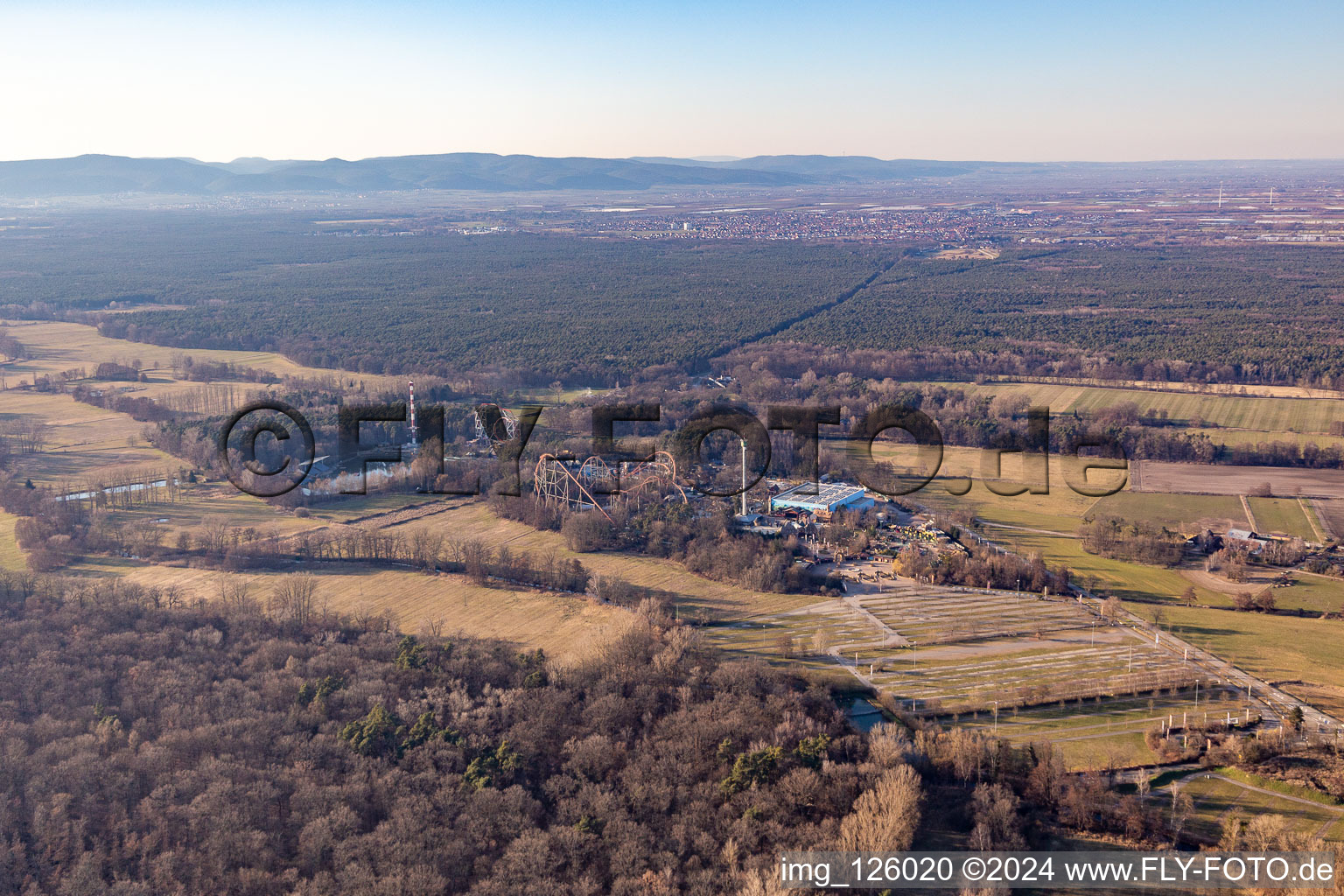 Vue aérienne de Parc de vacances pendant les vacances d'hiver et de Corona à Haßloch dans le département Rhénanie-Palatinat, Allemagne