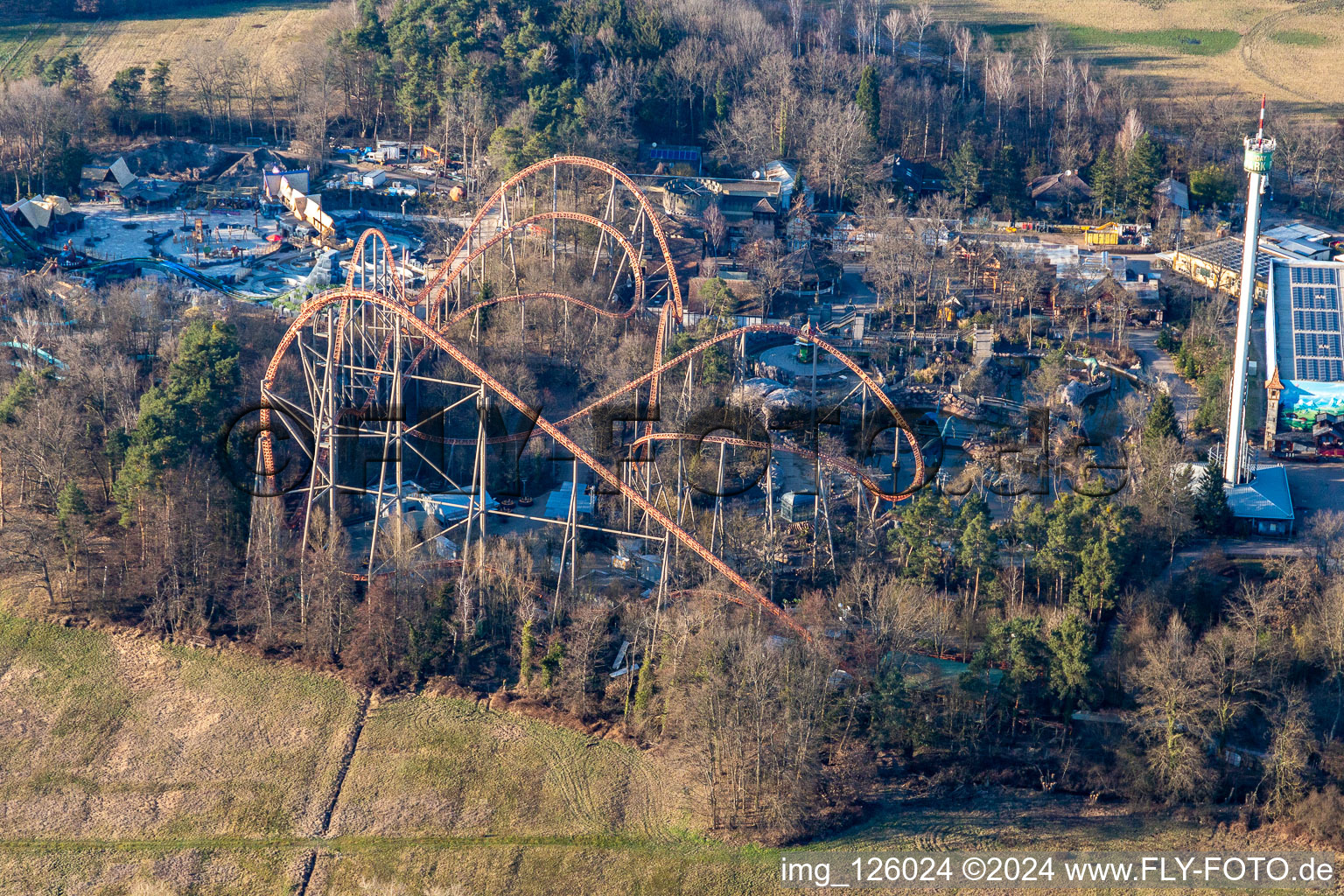 Vue aérienne de Centre de loisirs - parc d'attractions Holiday Park GmbH sur Holidayparkstrasse à Haßloch dans le département Rhénanie-Palatinat, Allemagne