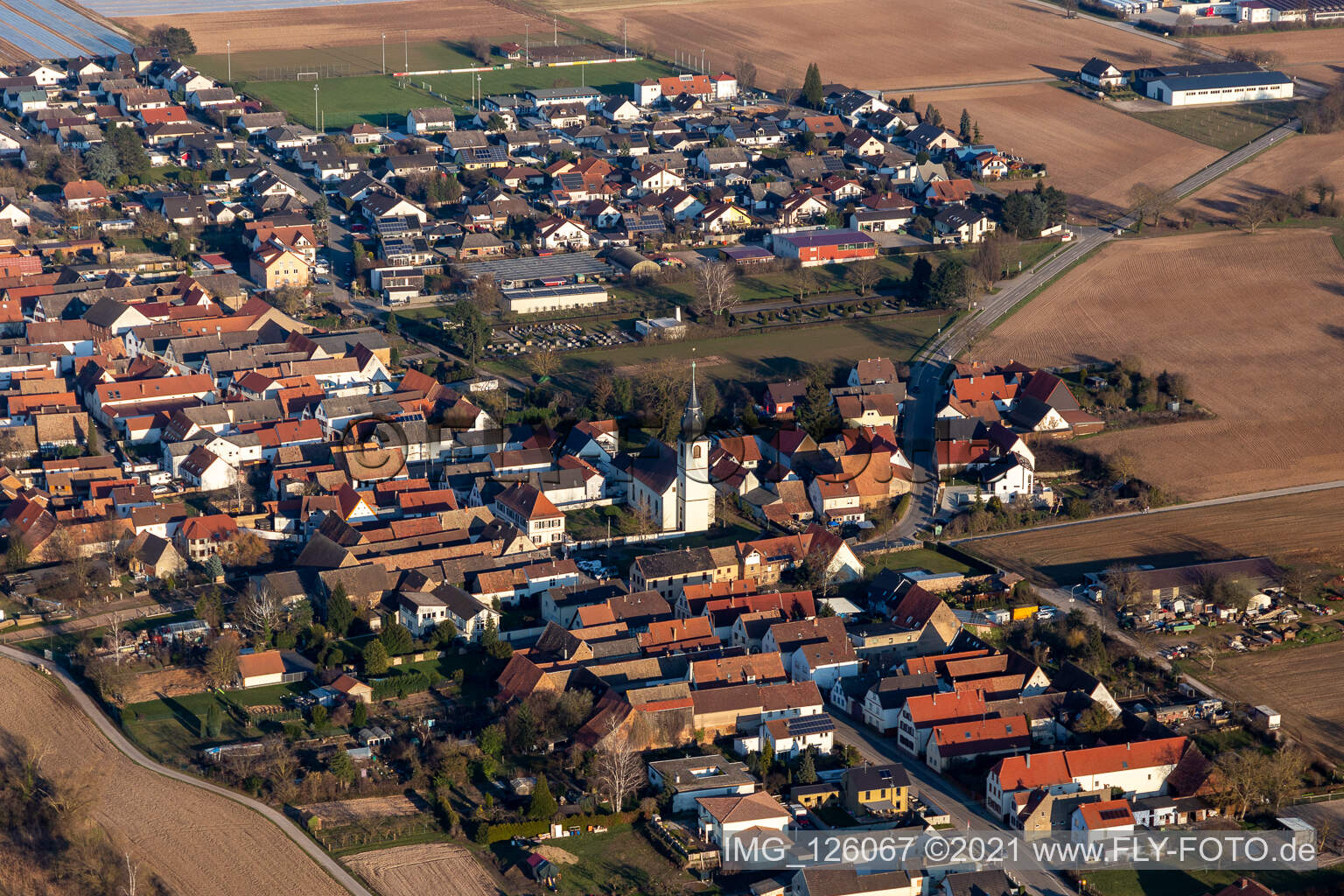 Enregistrement par drone de Freisbach dans le département Rhénanie-Palatinat, Allemagne