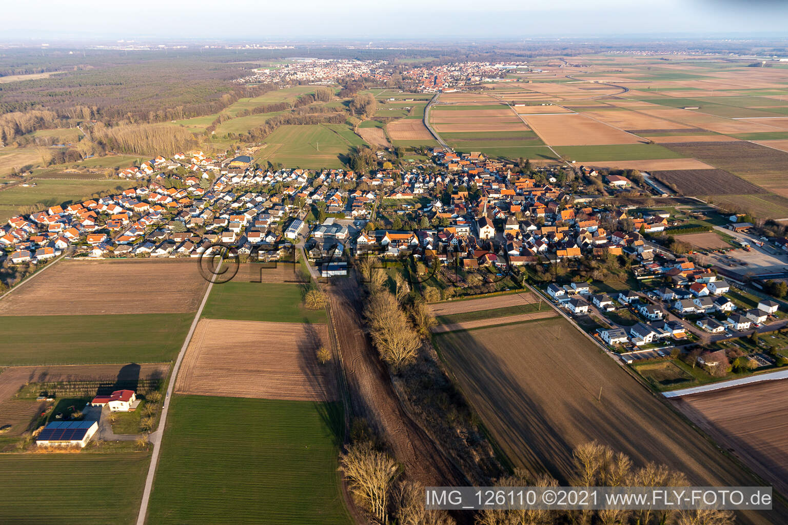 Vue oblique de Knittelsheim dans le département Rhénanie-Palatinat, Allemagne