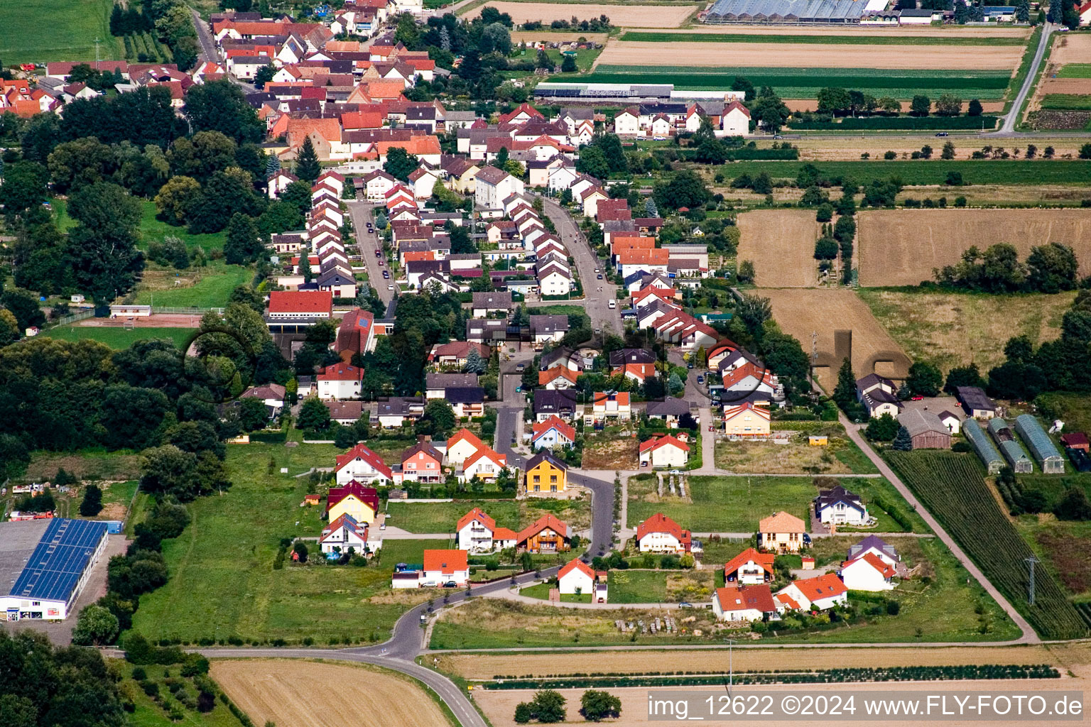 Vue aérienne de Nouvelle zone de développement SW à le quartier Geinsheim in Neustadt an der Weinstraße dans le département Rhénanie-Palatinat, Allemagne