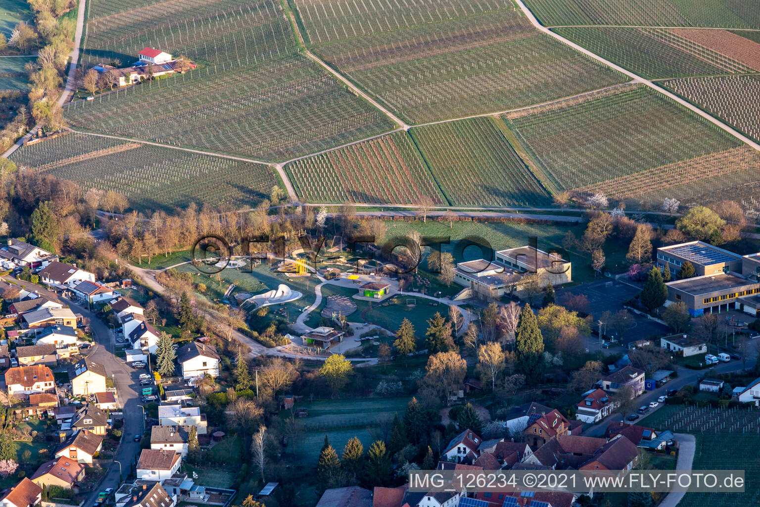 Vue aérienne de Installation Alla Hopp à Ilbesheim bei Landau in der Pfalz dans le département Rhénanie-Palatinat, Allemagne