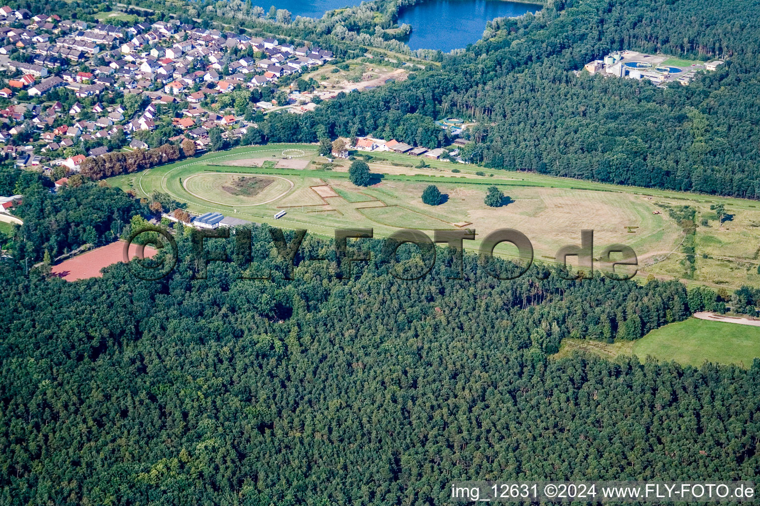 Vue aérienne de Haßloch dans le département Rhénanie-Palatinat, Allemagne