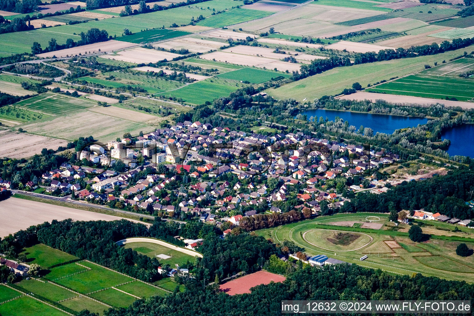 Photographie aérienne de Haßloch dans le département Rhénanie-Palatinat, Allemagne