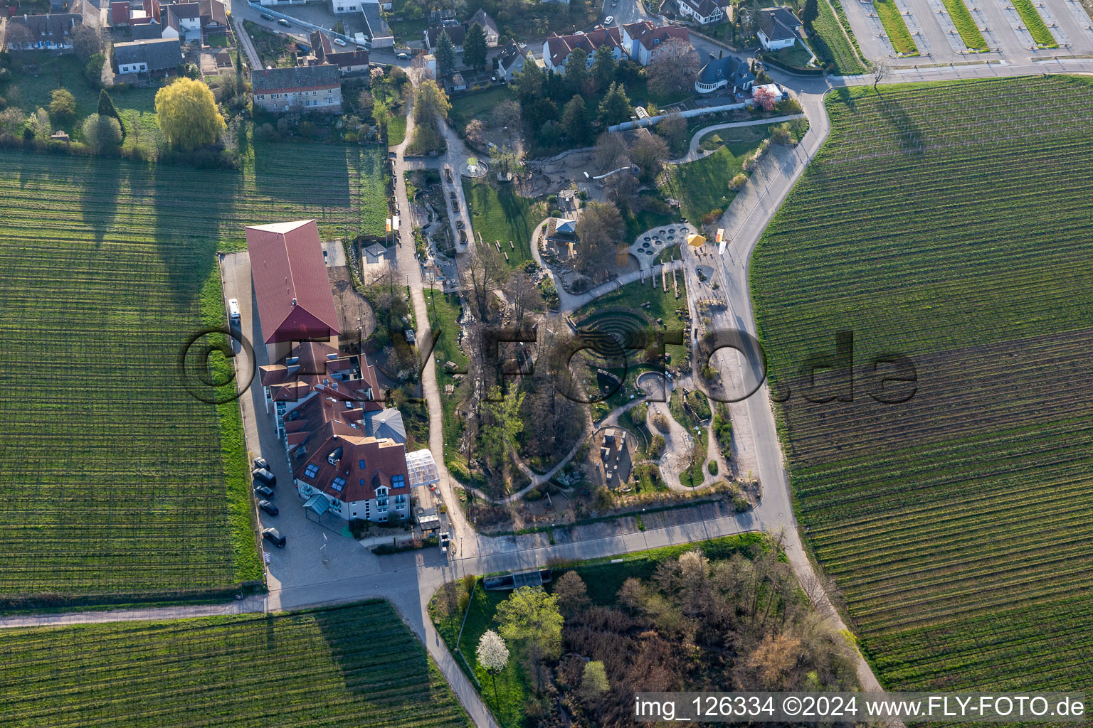 Vue aérienne de Aire de jeux alla hopp ! à Edenkoben dans le département Rhénanie-Palatinat, Allemagne