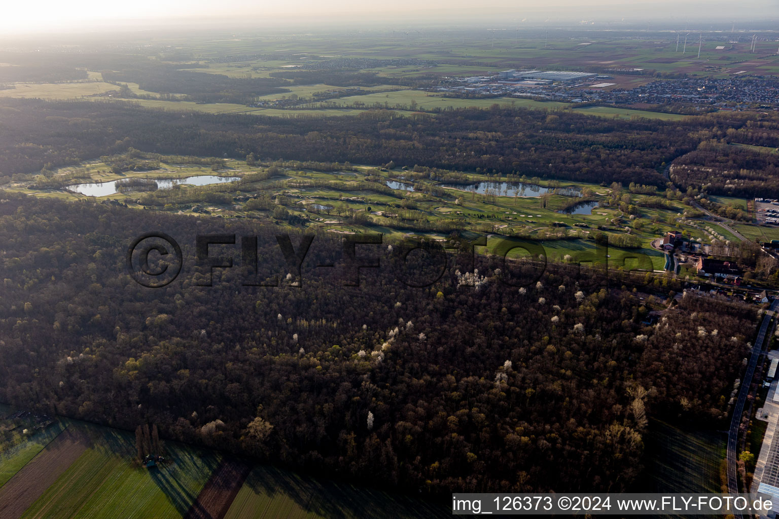 Vue aérienne de Domaine de campagne golf Dreihof - GOLF Absolute à le quartier Dreihof in Essingen dans le département Rhénanie-Palatinat, Allemagne