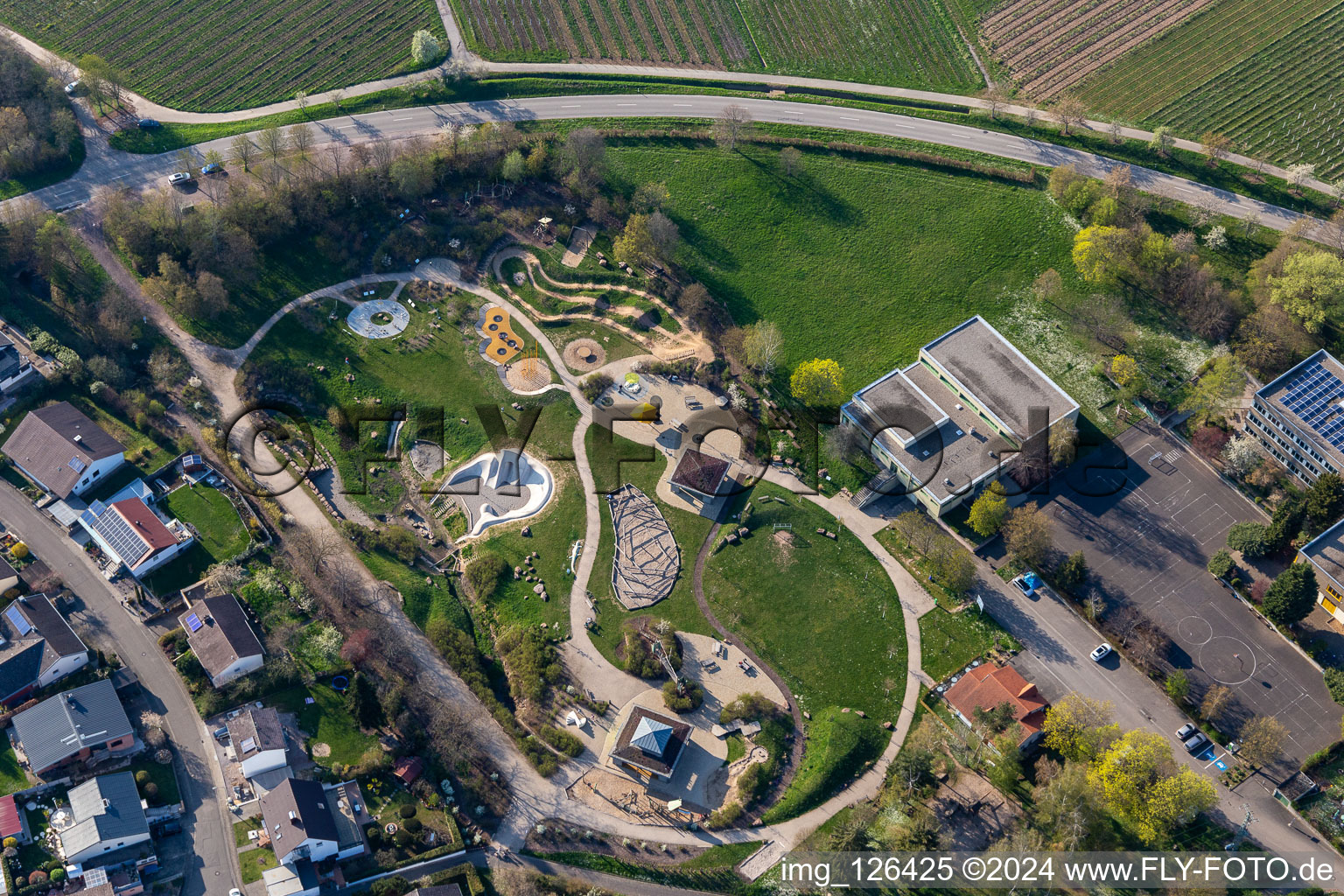 Vue aérienne de Aire de jeux Alla-Hopp à le quartier Ilbesheim in Ilbesheim bei Landau in der Pfalz dans le département Rhénanie-Palatinat, Allemagne