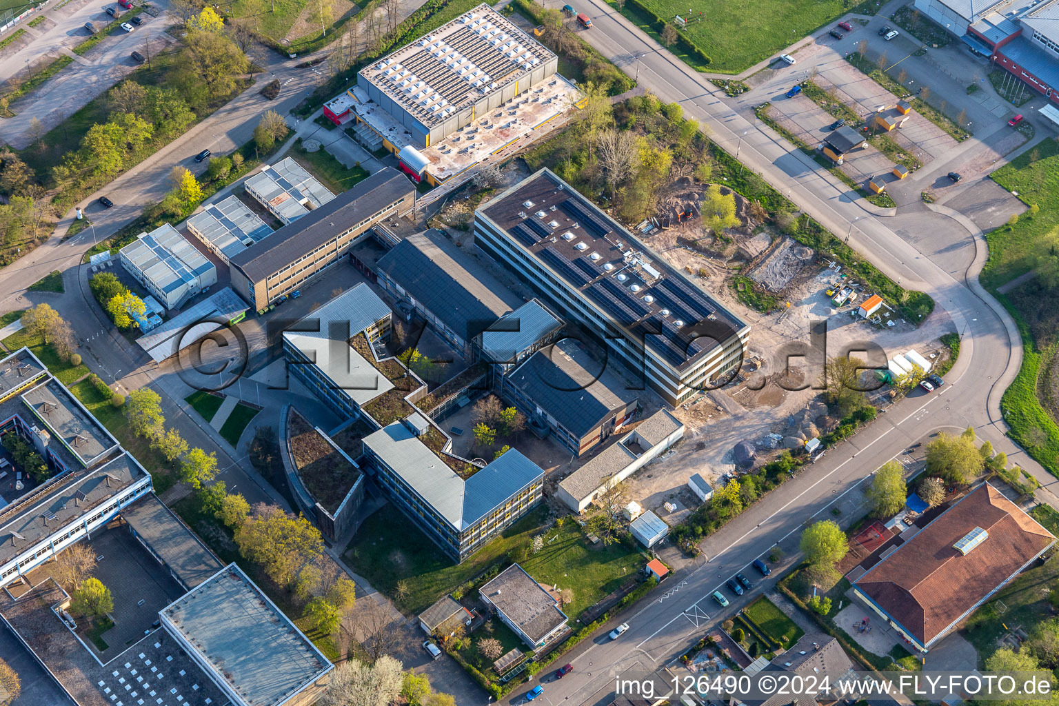 Vue aérienne de Nouveau bâtiment à l'IGS Kandel à Kandel dans le département Rhénanie-Palatinat, Allemagne