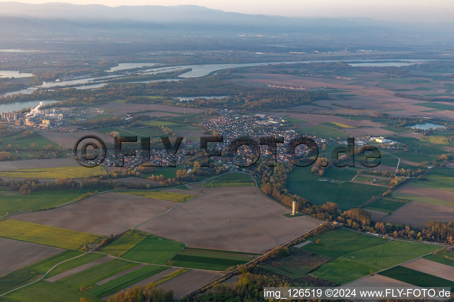 Enregistrement par drone de Beinheim dans le département Bas Rhin, France