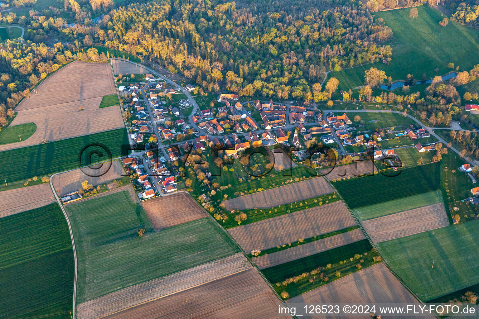 Vue oblique de Kauffenheim dans le département Bas Rhin, France