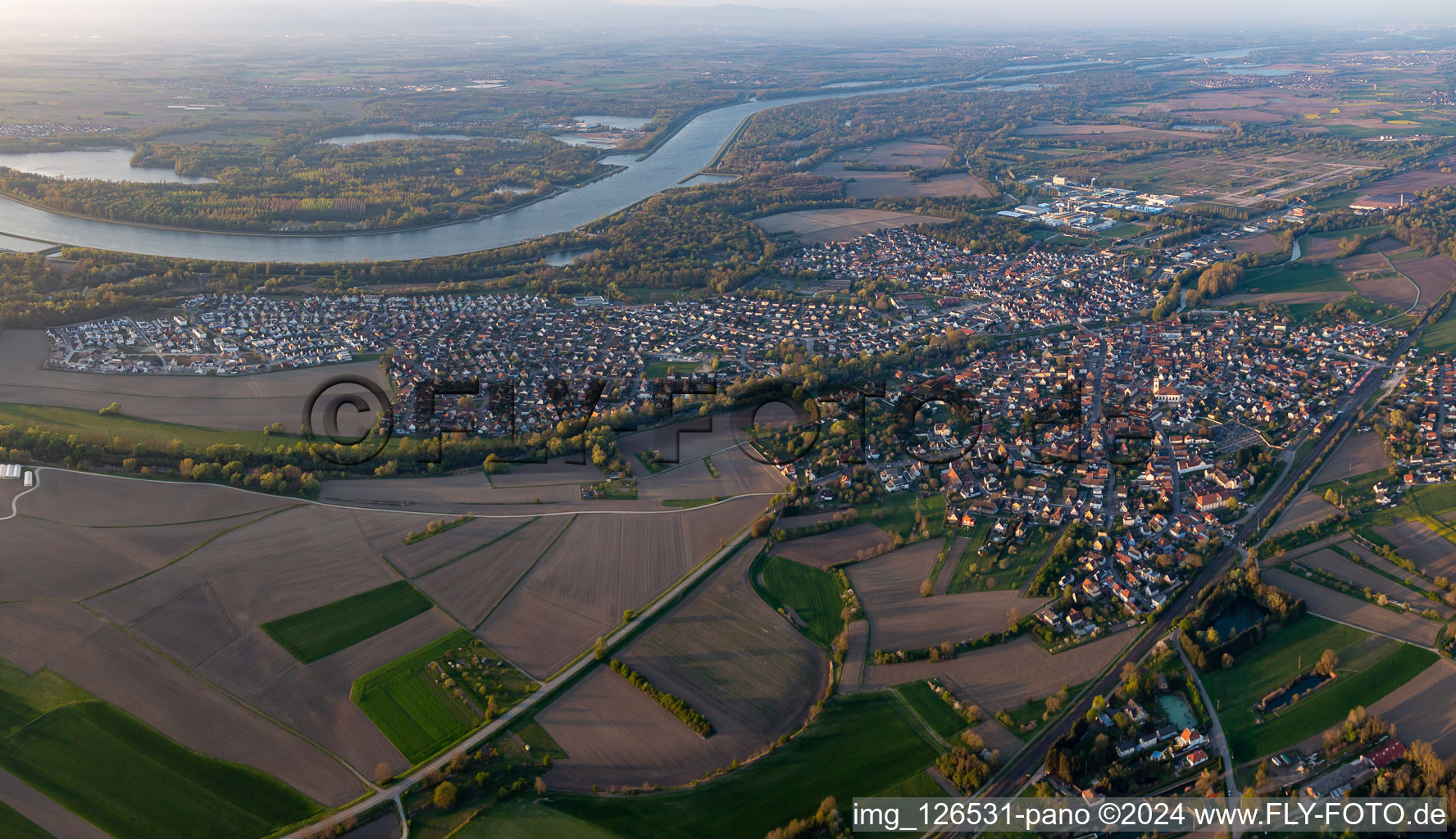 Drusenheim dans le département Bas Rhin, France vue d'en haut