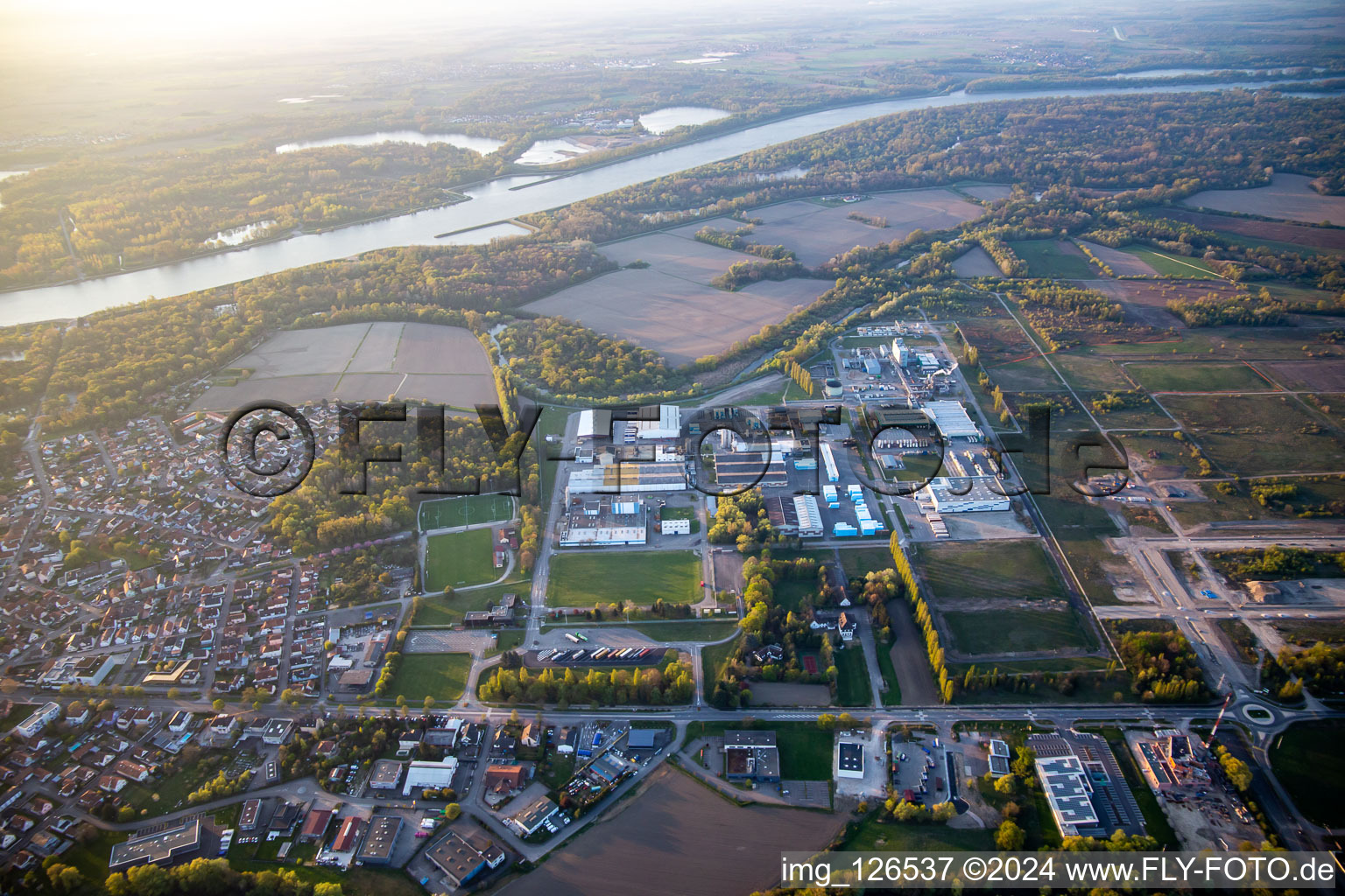 Vue aérienne de Dow Agrosciences à Drusenheim dans le département Bas Rhin, France