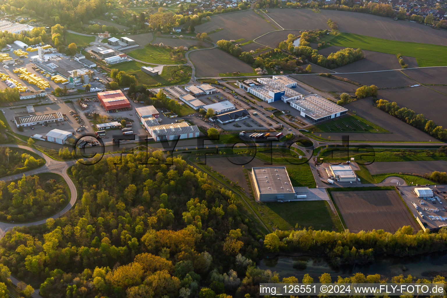 Vue aérienne de Groupe Zimmer, Mediaco à le quartier Freistett in Rheinau dans le département Bade-Wurtemberg, Allemagne