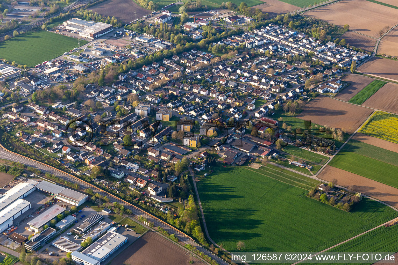 Vue aérienne de Quartier Langenwinkel in Lahr dans le département Bade-Wurtemberg, Allemagne