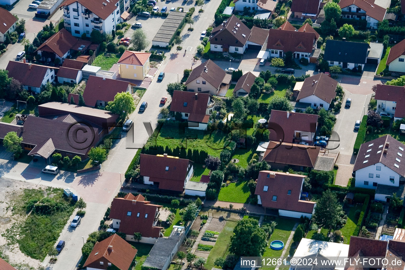 Vue d'oiseau de Haßloch dans le département Rhénanie-Palatinat, Allemagne