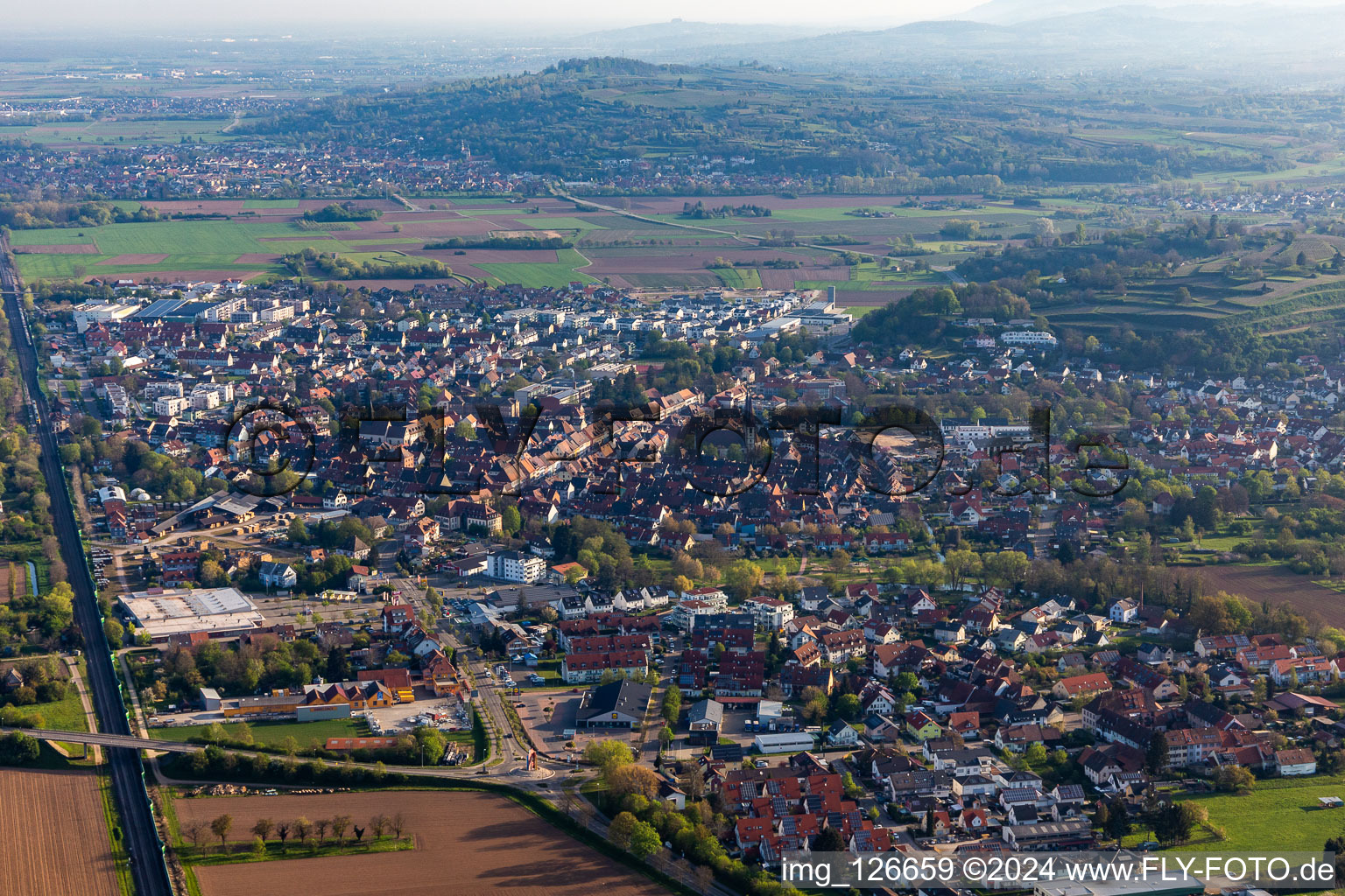 Vue aérienne de Kenzingen dans le département Bade-Wurtemberg, Allemagne